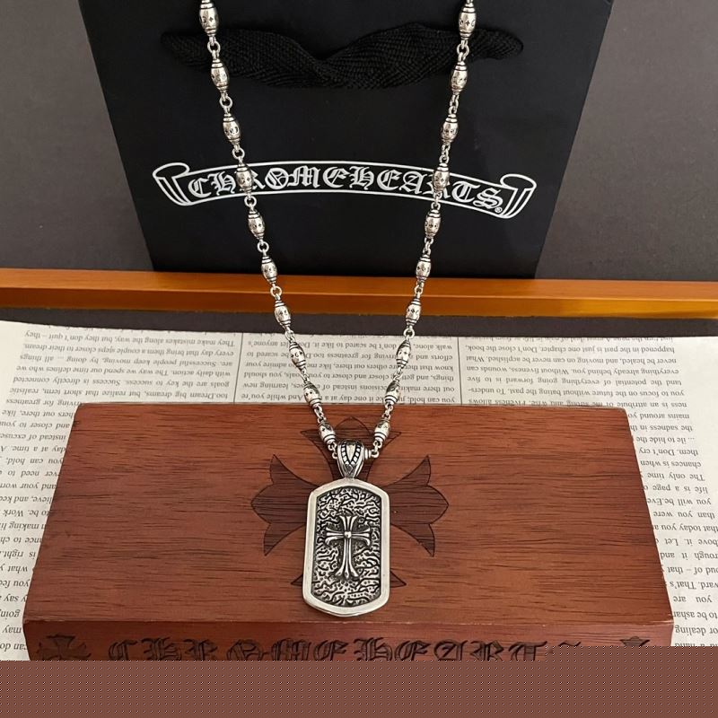 Ch**me He**ts necklaces